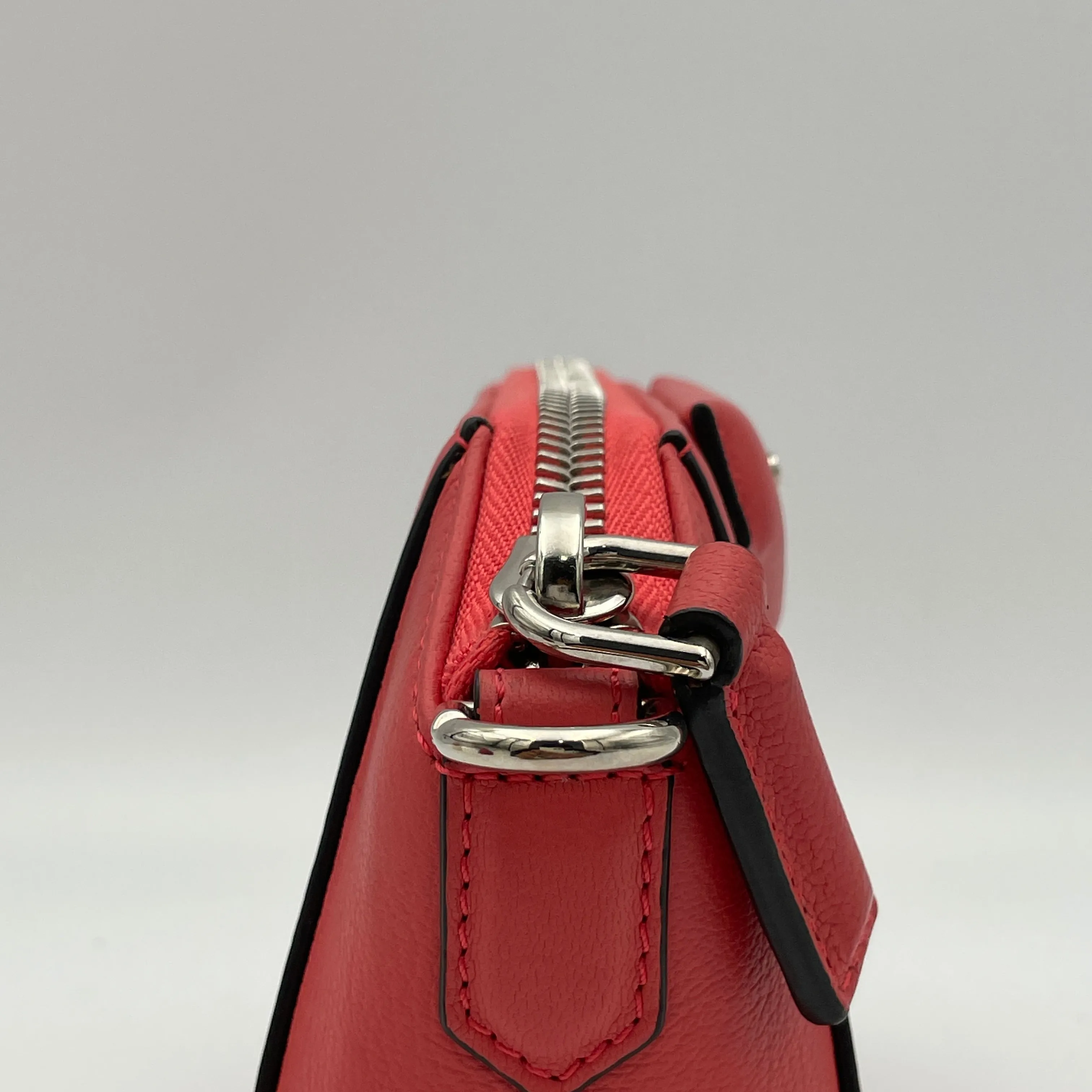 Antigona Nano Pink Crossbody Bag in Calfskin, Silver hardware