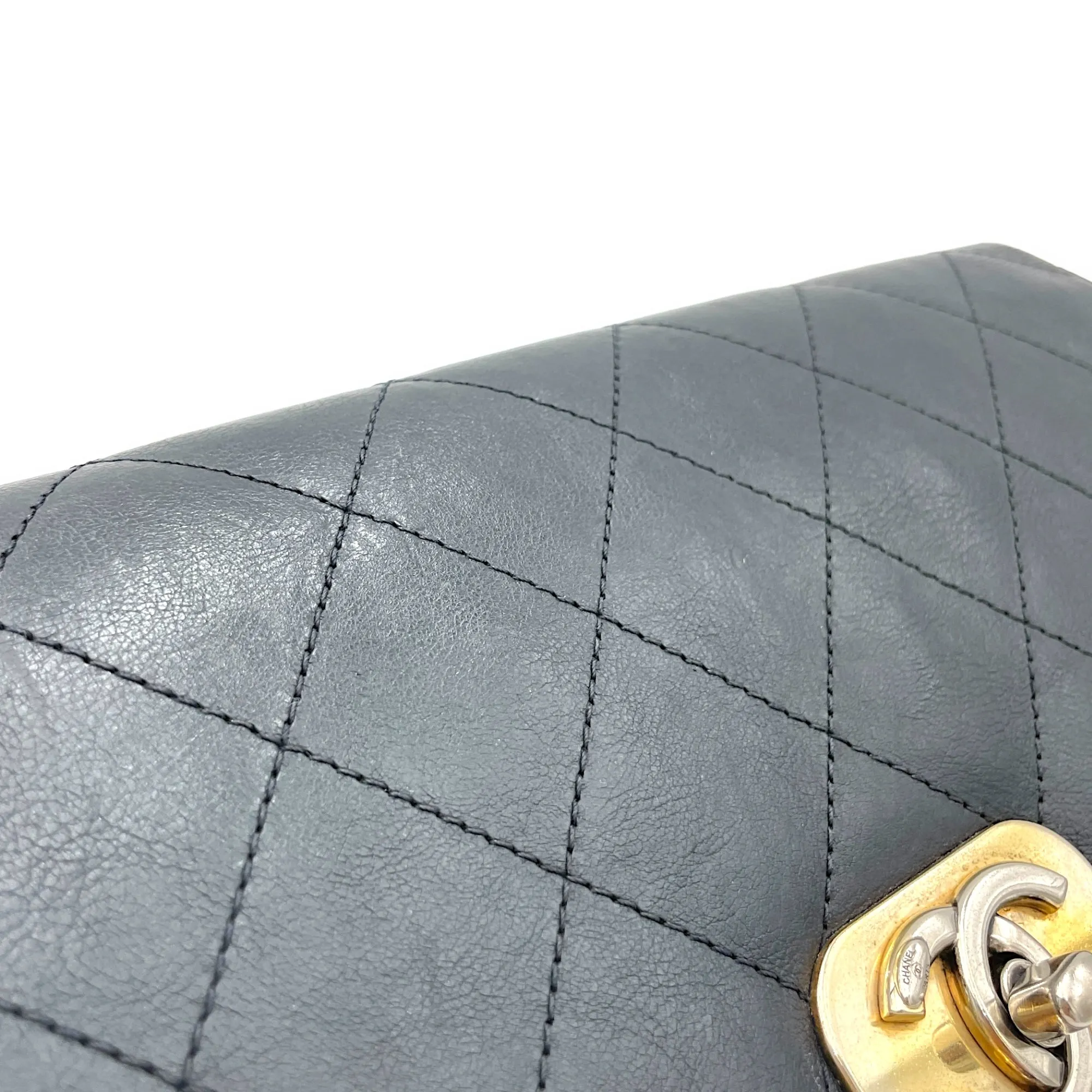 Classic Crossbody Bag Black in Calfskin, Gold hardware